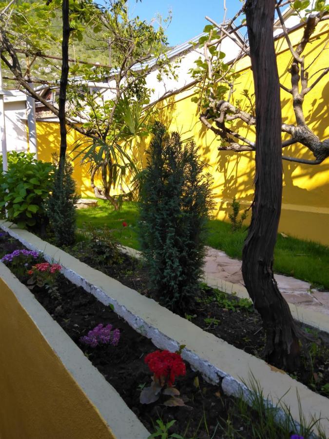 Apartment Exotic Garden 모스타르 외부 사진
